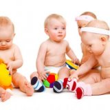 Сенсомоторное и интеллектуальное развитие младенца