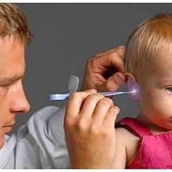 Болит ухо у ребенка, лечение в домашних условиях