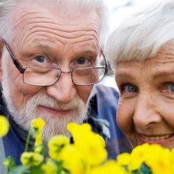 Как болезни щитовидной железы переносят пожилые люди