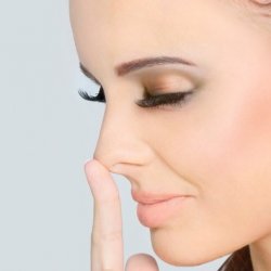 Полипы в носу: причины появления, симптомы и лечение