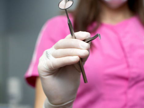 Одномоментная имплантация зубов: ее необходимость и плюсы